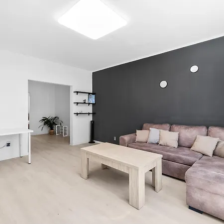 Appartement Spacious 3-bedroom With Park View In Petrzalka Bratislava