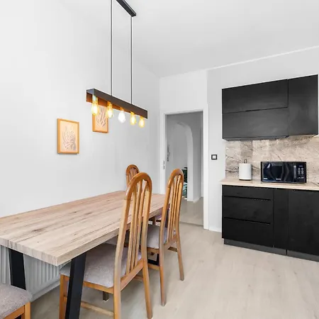 Spacious 3-bedroom With Park View In Petrzalka Appartement