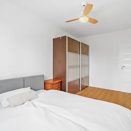 Spacious 3-bedroom With Park View In Petrzalka Appartement Bratislava