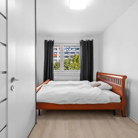 Spacious 3-bedroom With Park View In Petrzalka Appartement Bratislava