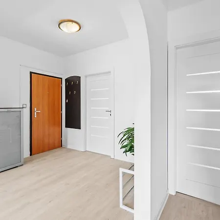 Spacious 3-bedroom With Park View In Petrzalka Appartement Bratislava